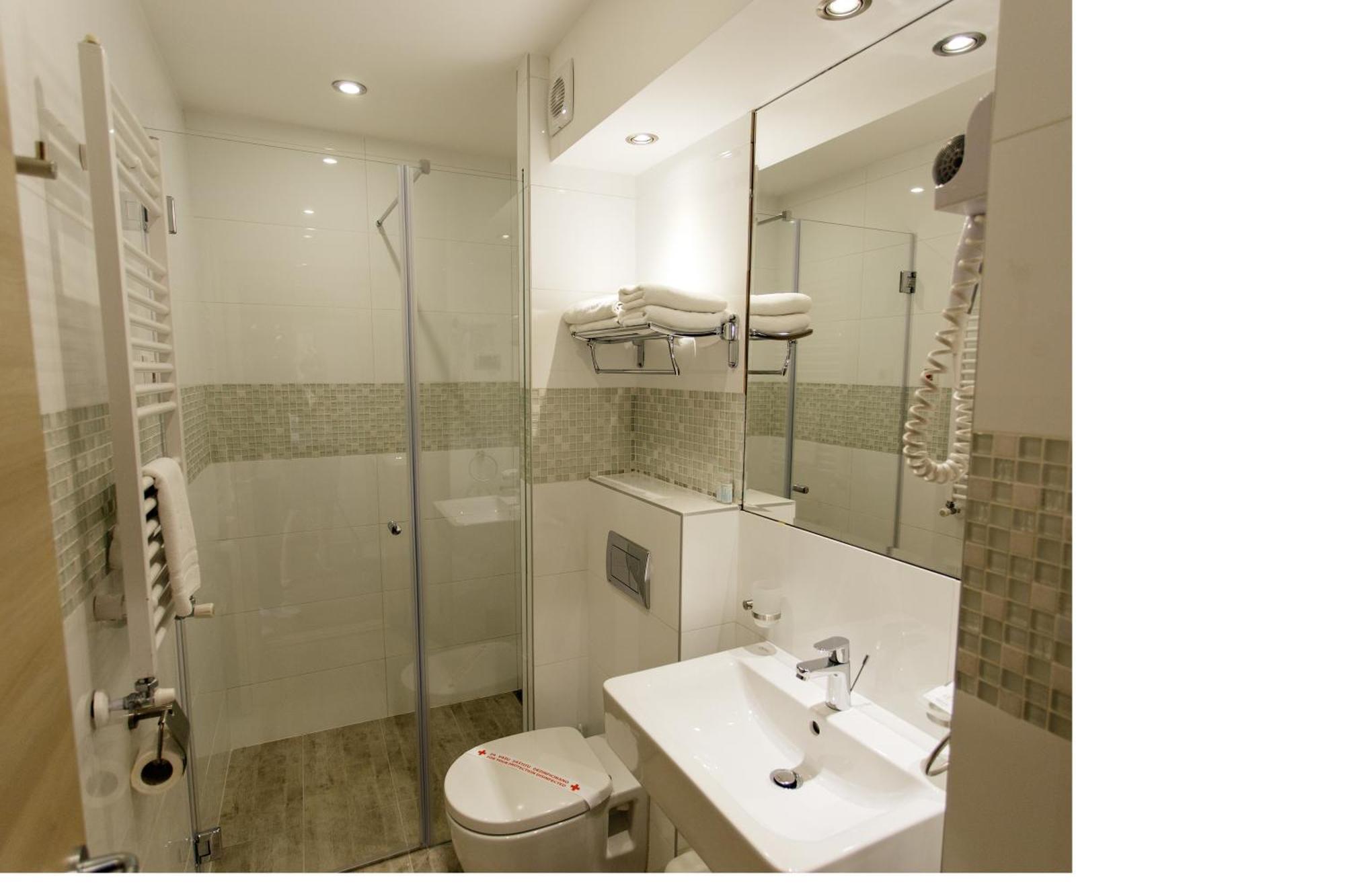 Hotel Kragujevac Buitenkant foto