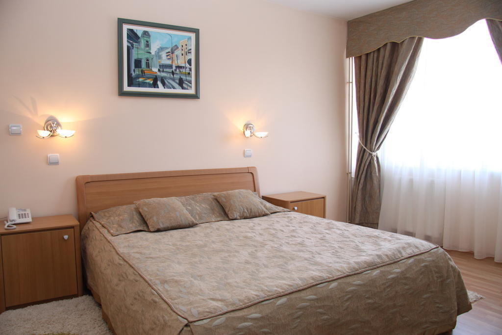 Hotel Kragujevac Buitenkant foto