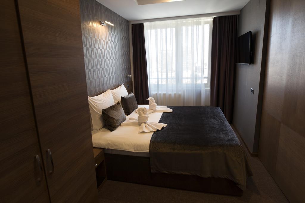 Hotel Kragujevac Buitenkant foto