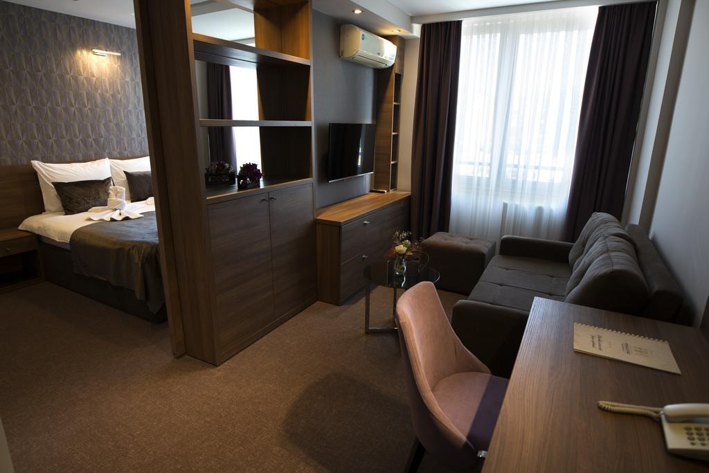 Hotel Kragujevac Buitenkant foto
