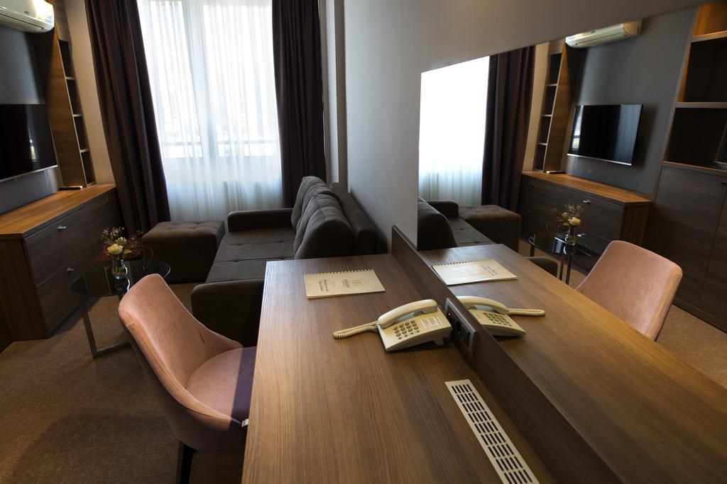 Hotel Kragujevac Buitenkant foto