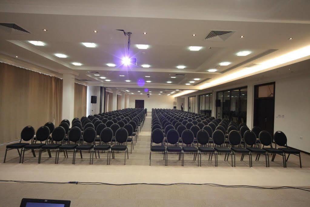 Hotel Kragujevac Buitenkant foto