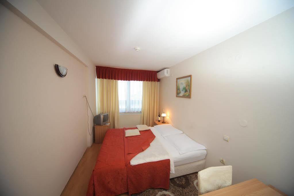 Hotel Kragujevac Buitenkant foto