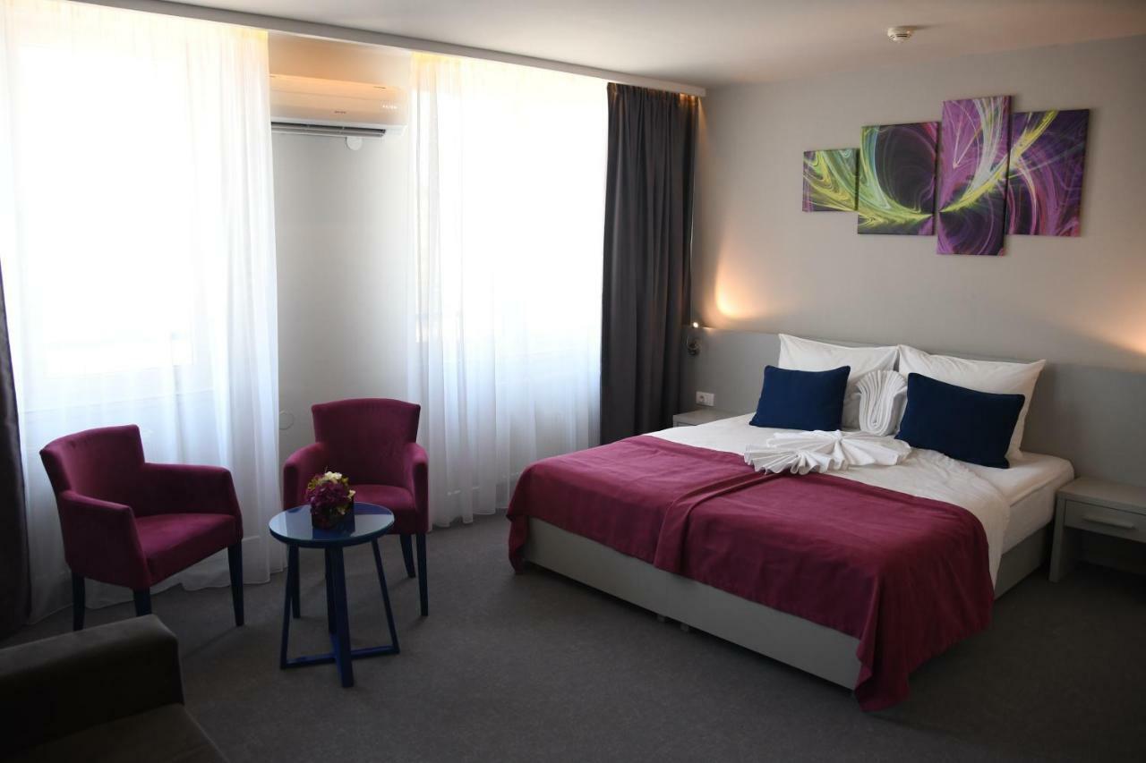 Hotel Kragujevac Buitenkant foto