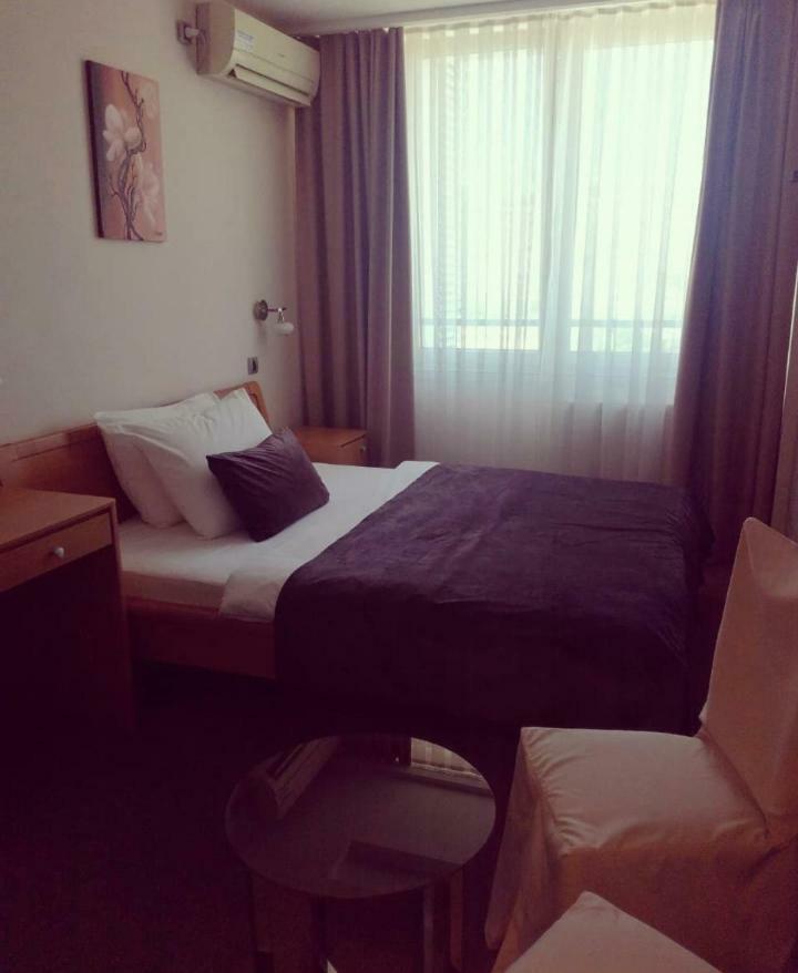 Hotel Kragujevac Buitenkant foto